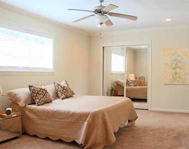 10306 Bob White Drive - Photo Thumbnail 17