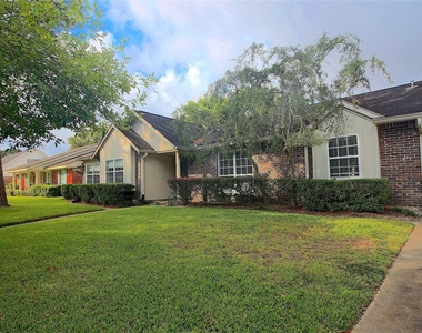10306 Bob White Drive - Photo Thumbnail 1