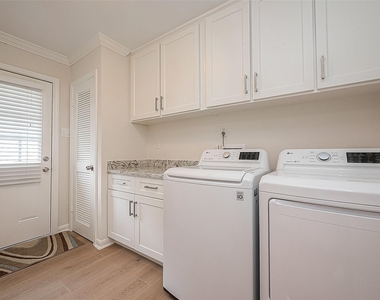 10306 Bob White Drive - Photo Thumbnail 10