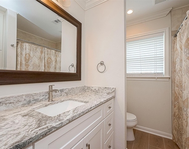 10306 Bob White Drive - Photo Thumbnail 14
