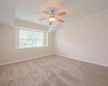 10306 Bob White Drive - Photo Thumbnail 13