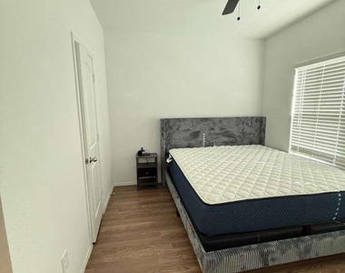 21202 Frosted Fern Lane - Photo Thumbnail 8