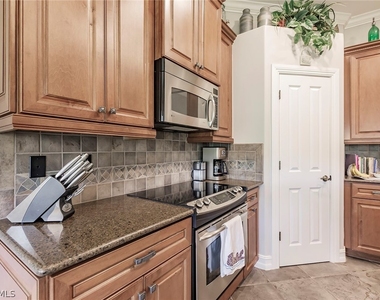 6105 Dogleg Drive - Photo Thumbnail 15