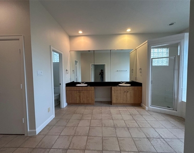 2713 Crawford Street - Photo Thumbnail 17