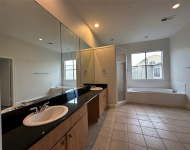 2713 Crawford Street - Photo Thumbnail 16