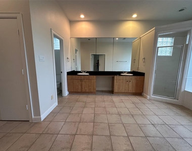 2713 Crawford Street - Photo Thumbnail 23
