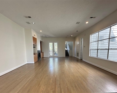2713 Crawford Street - Photo Thumbnail 1