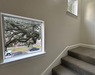 2713 Crawford Street - Photo Thumbnail 8