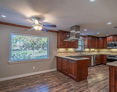 17615 Swansbury Drive - Photo Thumbnail 22