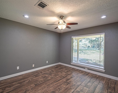 17615 Swansbury Drive - Photo Thumbnail 38