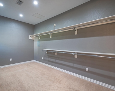 17615 Swansbury Drive - Photo Thumbnail 36