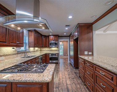 17615 Swansbury Drive - Photo Thumbnail 23