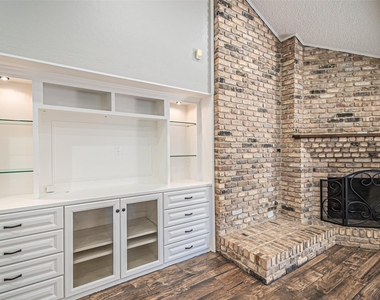 17615 Swansbury Drive - Photo Thumbnail 14