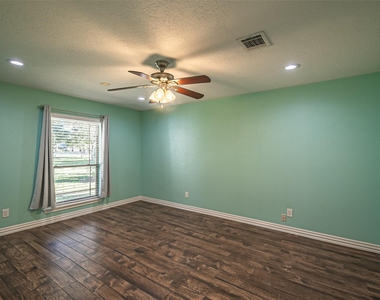 17615 Swansbury Drive - Photo Thumbnail 40
