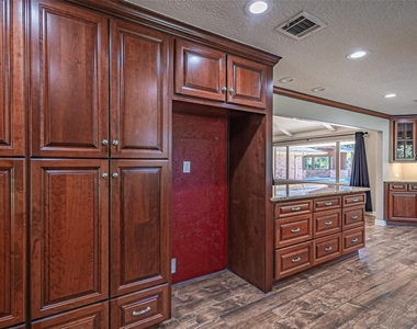 17615 Swansbury Drive - Photo Thumbnail 26