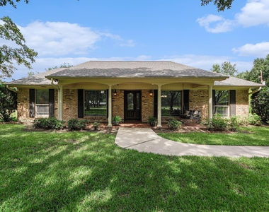17615 Swansbury Drive - Photo Thumbnail 2