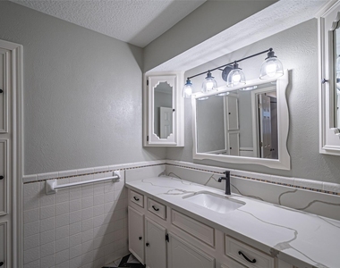 17615 Swansbury Drive - Photo Thumbnail 44