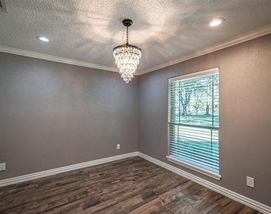17615 Swansbury Drive - Photo Thumbnail 11