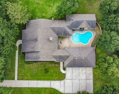 17615 Swansbury Drive - Photo Thumbnail 48