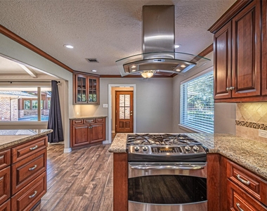 17615 Swansbury Drive - Photo Thumbnail 24