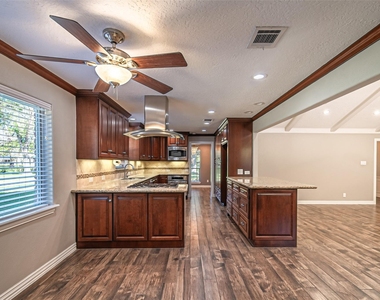 17615 Swansbury Drive - Photo Thumbnail 19