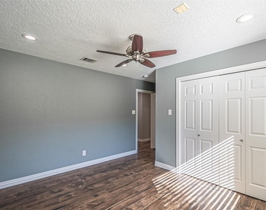 17615 Swansbury Drive - Photo Thumbnail 43