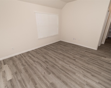 21722 Martin Grove Court - Photo Thumbnail 4