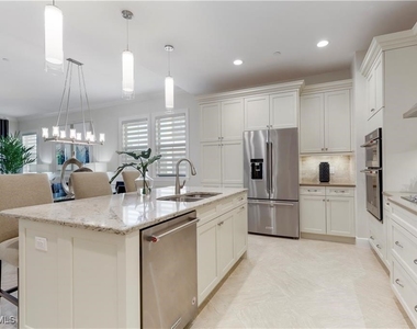 16382 Viansa Way - Photo Thumbnail 5