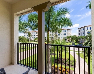 16382 Viansa Way - Photo Thumbnail 17