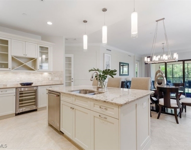 16382 Viansa Way - Photo Thumbnail 6