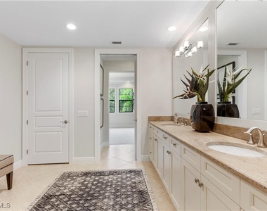 16382 Viansa Way - Photo Thumbnail 12
