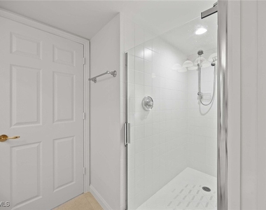 6849 Grenadier Boulevard - Photo Thumbnail 21