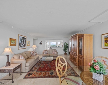 6849 Grenadier Boulevard - Photo Thumbnail 8