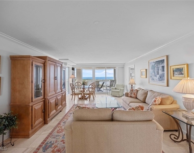 6849 Grenadier Boulevard - Photo Thumbnail 6