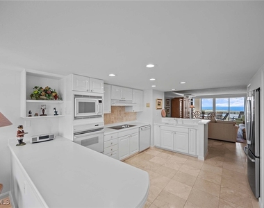 6849 Grenadier Boulevard - Photo Thumbnail 10
