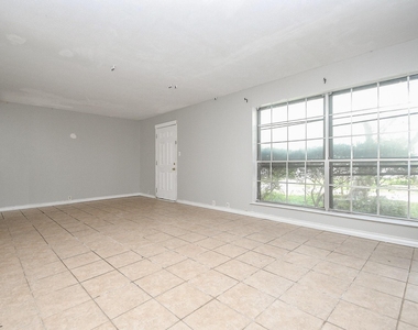 4258 Belle Park Drive - Photo Thumbnail 4