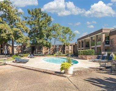 7555 Katy Fwy - Photo Thumbnail 26