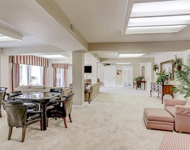 7555 Katy Fwy - Photo Thumbnail 23
