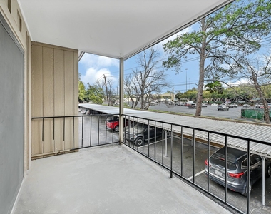 7555 Katy Fwy - Photo Thumbnail 15