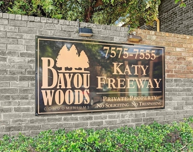 7555 Katy Fwy - Photo Thumbnail 28
