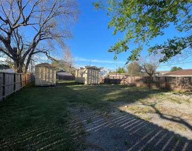 802 Fair Street - Photo Thumbnail 4