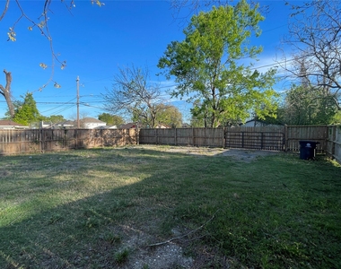 802 Fair Street - Photo Thumbnail 3