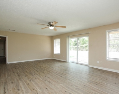 6406 Ashton Street - Photo Thumbnail 5