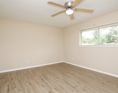 6406 Ashton Street - Photo Thumbnail 17