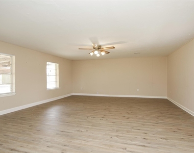 6406 Ashton Street - Photo Thumbnail 15