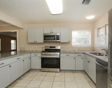 6406 Ashton Street - Photo Thumbnail 11