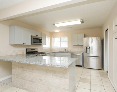 6406 Ashton Street - Photo Thumbnail 8