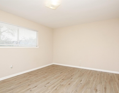 6406 Ashton Street - Photo Thumbnail 23