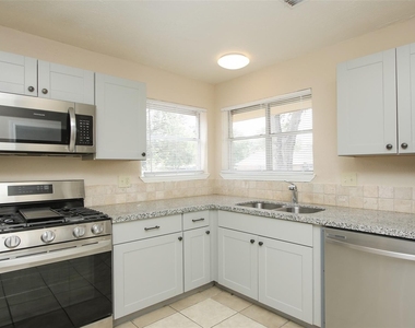 6406 Ashton Street - Photo Thumbnail 12