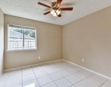 9503 Bent Spur Lane - Photo Thumbnail 20